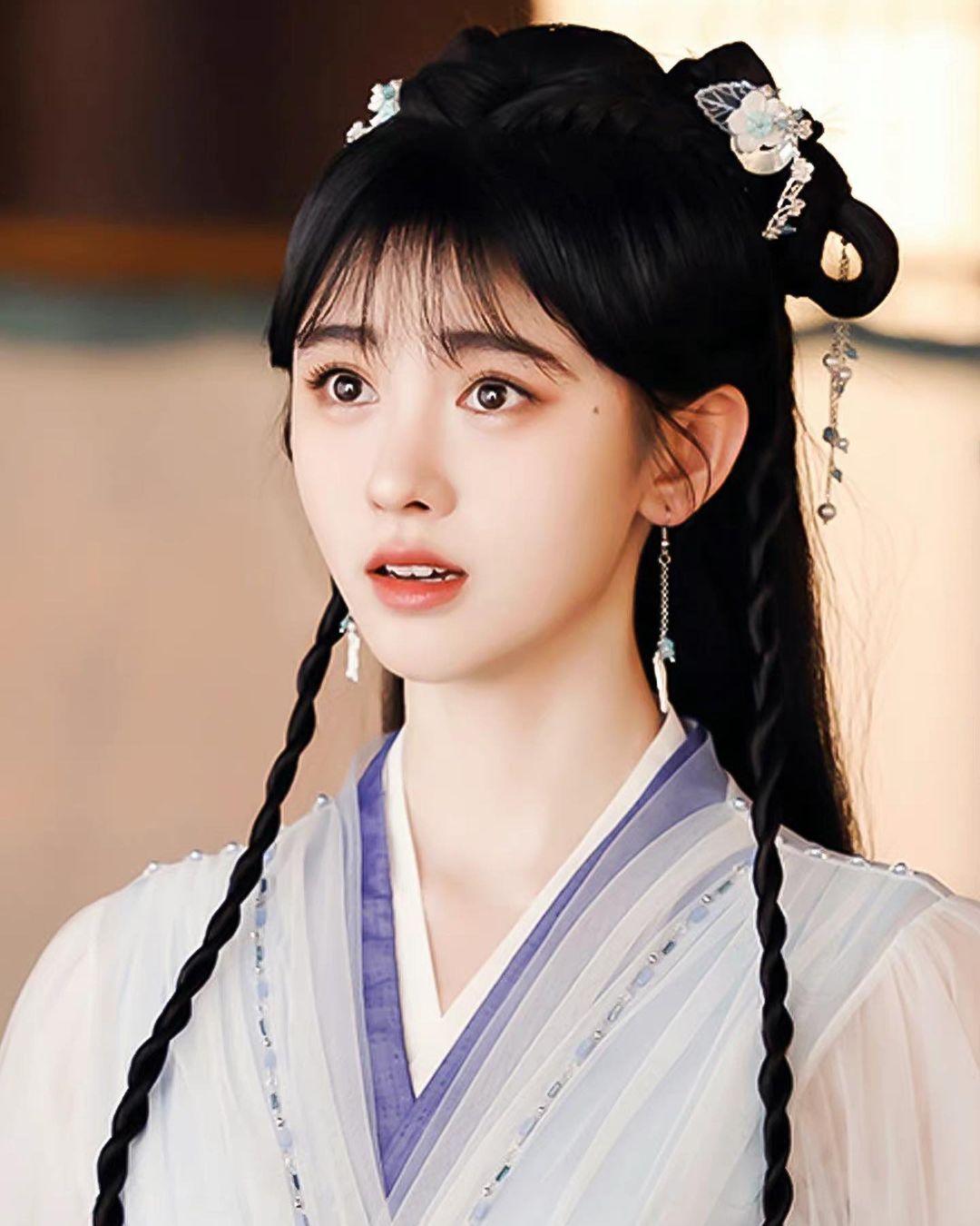 หนุ่มไทยใจละลาย!! ‘จวีจิ้งอี’ นางเอกจีน ‘ตำนานรักนางพญางูขาว’ ลัดฟ้าเที่ยวไทย หนุ่มไทยใจละลาย!! ‘จวีจิ้งอี’ นางเอกจีน ‘ตำนานรักนางพญางูขาว’ ลัดฟ้าเที่ยวไทย
