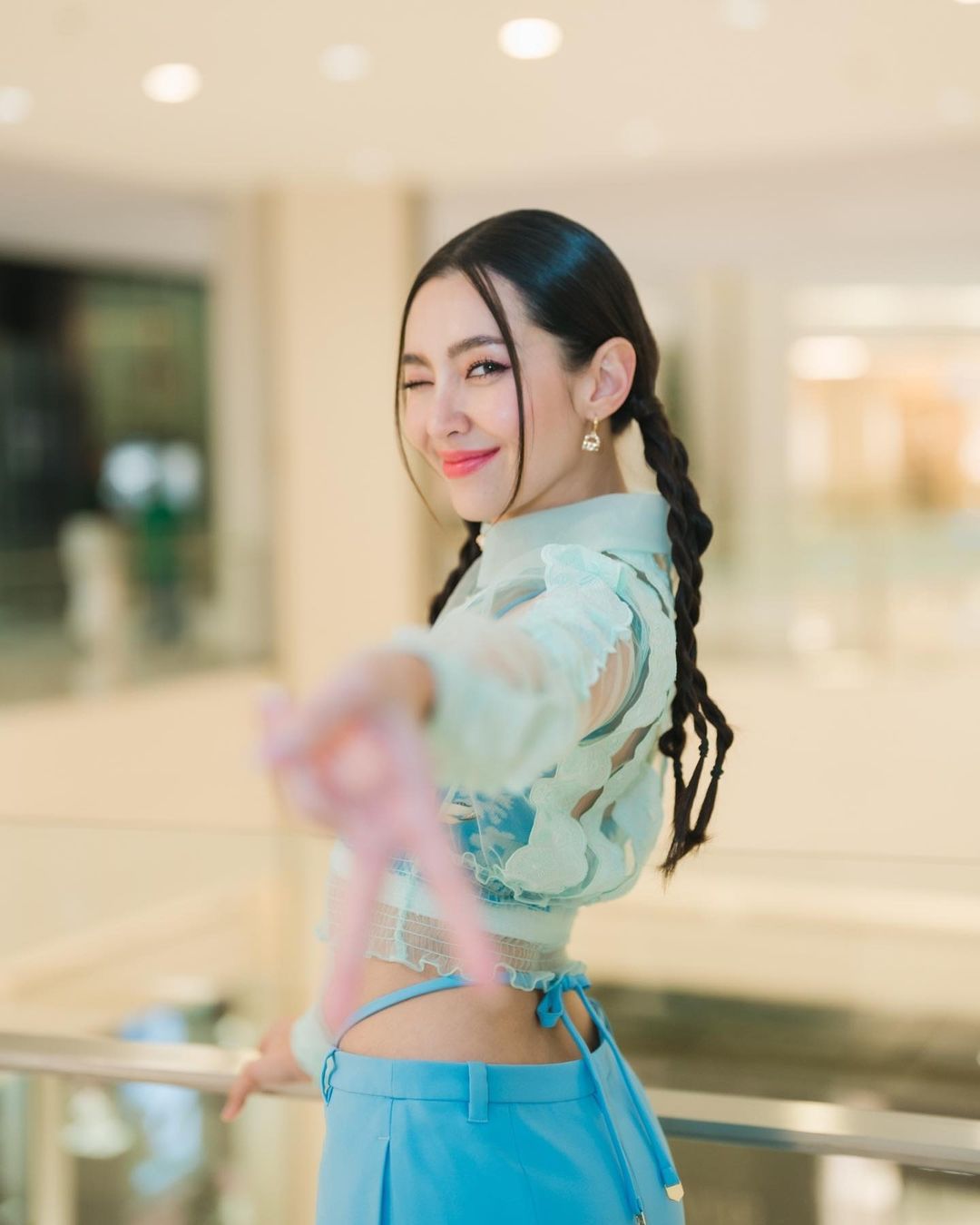 “เบลล่า ราณี” ออกงานแรกหลังเจอข่าวดราม่าแก๊งนางเอก ม.ม้า (มีคลิป)