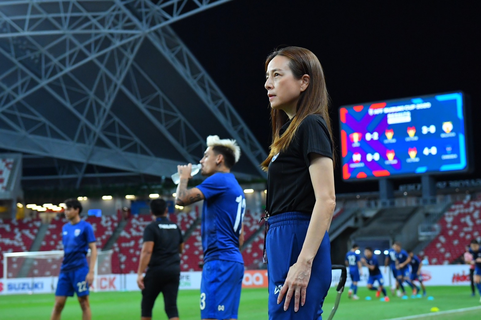 รวมภาพ 'มาดามแป้ง' กับทบาท 'ผจก.ทีมชาติไทย' นัดเอาชนะเวียดนาม 2-0 รวมภาพ 'มาดามแป้ง' กับทบาท 'ผจก.ทีมชาติไทย' นัดเอาชนะเวียดนาม 2-0