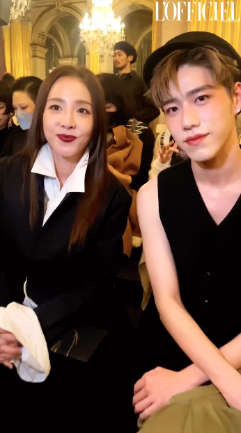 ‘พีพี กฤษฏ์ - ซานดาร่า ปาร์ค’!! กระทบไหล่ร่วมชมแฟชั่นโชว์แบรนด์หรูที่ปารีส (มีคลิป) ‘พีพี กฤษฏ์ - ซานดาร่า ปาร์ค’!! กระทบไหล่ร่วมชมแฟชั่นโชว์แบรนด์หรูที่ปารีส (มีคลิป)
