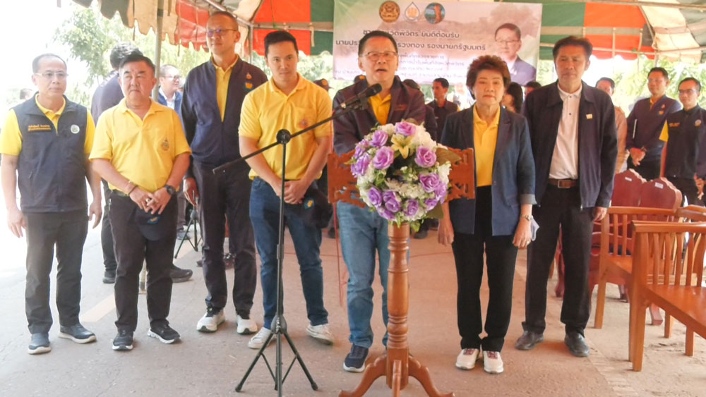 รองนายกฯ ประเสริฐ ลุยพื้นที่น้ำท่วมพิจิตร สั่งเร่งระบายน้ำ-ฟื้นฟูชุมชน รองนายกฯ ประเสริฐ ลุยพื้นที่น้ำท่วมพิจิตร สั่งเร่งระบายน้ำ-ฟื้นฟูชุมชน