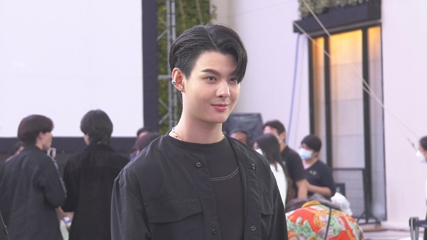 รักครั้งแรกของ เซ้นต์ ศุภพงษ์ กับส้มตำสื่อรัก   (มีคลิป)