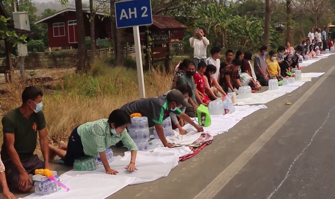 หลวงตาบุญชื่น ถึงลำปางแล้ว! ปชช.รอกราบตลอดเส้นทาง หลวงตาบุญชื่น ถึงลำปางแล้ว! ปชช.รอกราบตลอดเส้นทาง