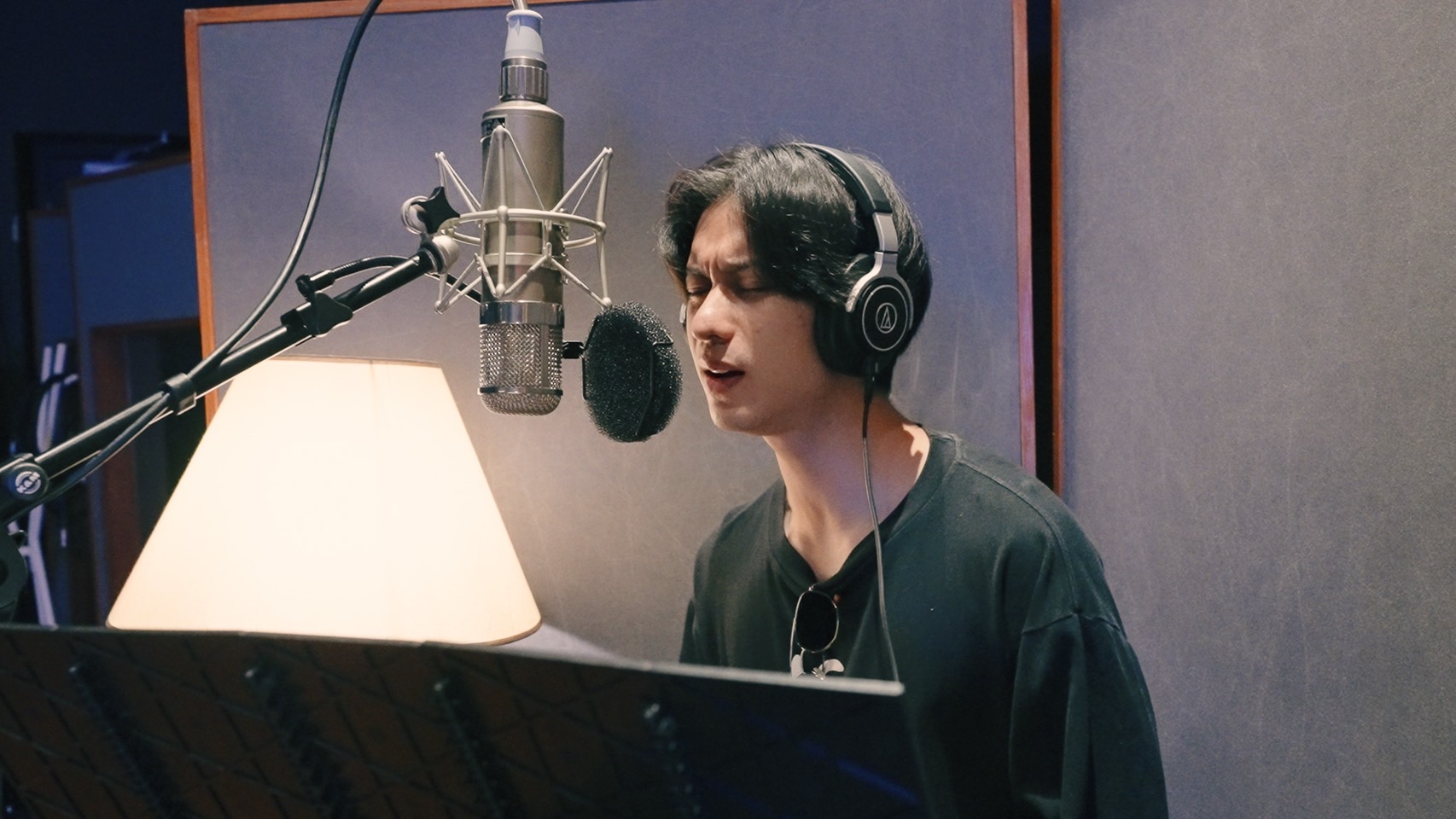 “ออกัส วชิรวิชญ์” จับไมค์โชว์เพลงร็อกครั้งแรก!! “ออกัส วชิรวิชญ์” จับไมค์โชว์เพลงร็อกครั้งแรก!!
