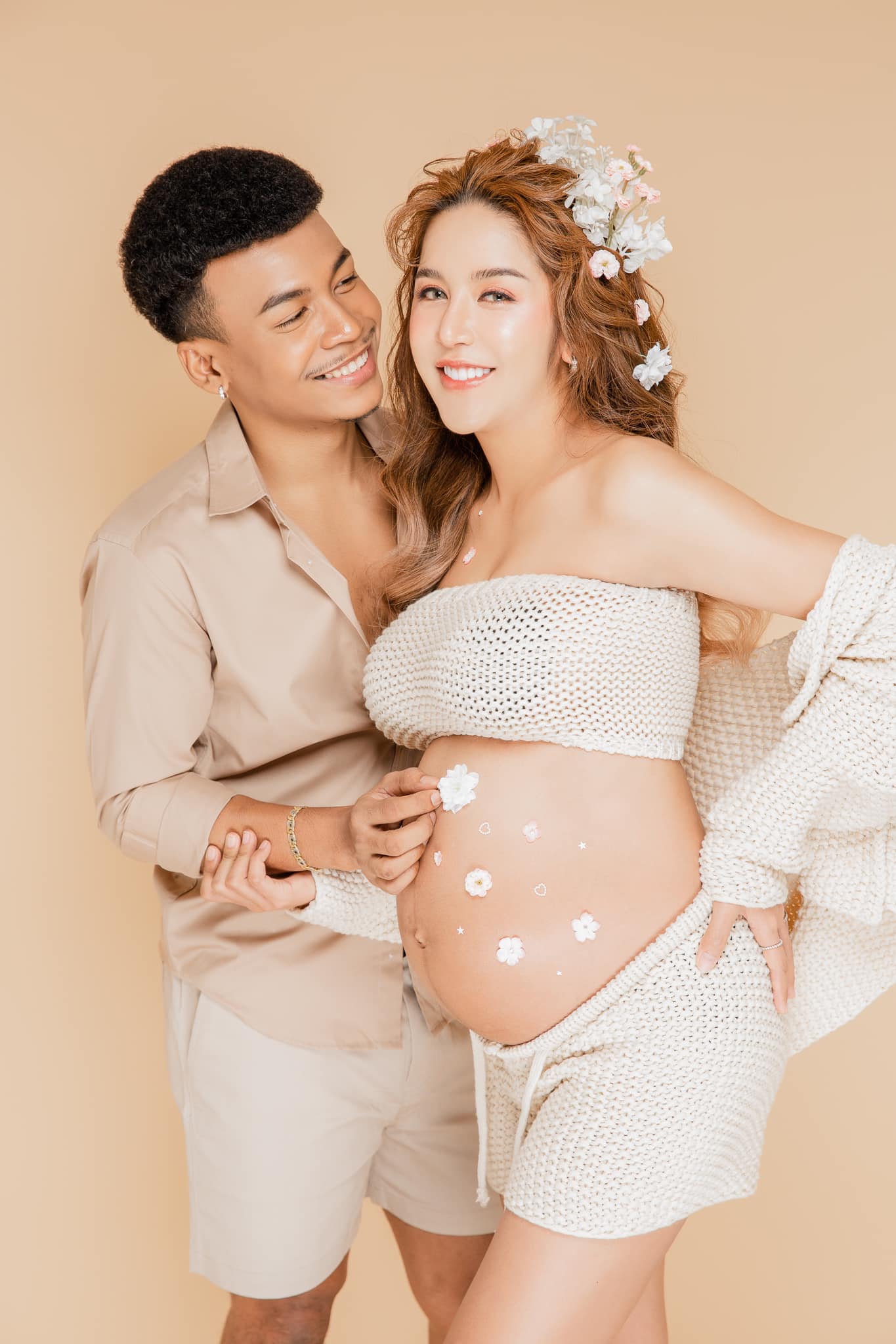 โชค รถแห่ ปลื้ม นัส จุฑารัตน์ คลอดน้องชนนท์แล้ว โชค รถแห่ ปลื้ม นัส จุฑารัตน์ คลอดน้องชนนท์แล้ว