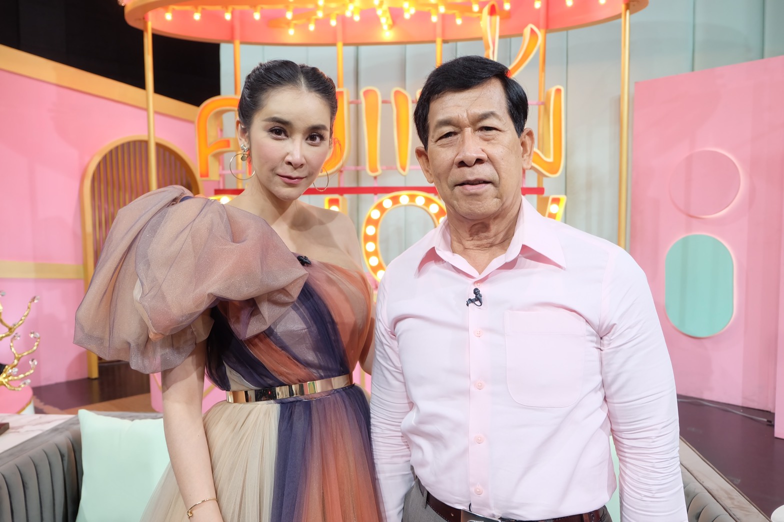 เหลือเงินหลักร้อย ใหม่ สุคนธวา เปิดใจรับกินบะหมี่กึ่งสำเร็จรูป เพราะต้องผ่อนบ้าน 53 ล้านช่วงโควิด!! เหลือเงินหลักร้อย ใหม่ สุคนธวา เปิดใจรับกินบะหมี่กึ่งสำเร็จรูป เพราะต้องผ่อนบ้าน 53 ล้านช่วงโควิด!!