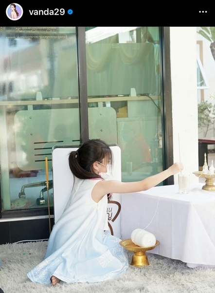 โบว์ แวนด้า และน้องมะลิ ทำบุญ 6 ปี การจากไปของ “ปอ ทฤษฎี”
