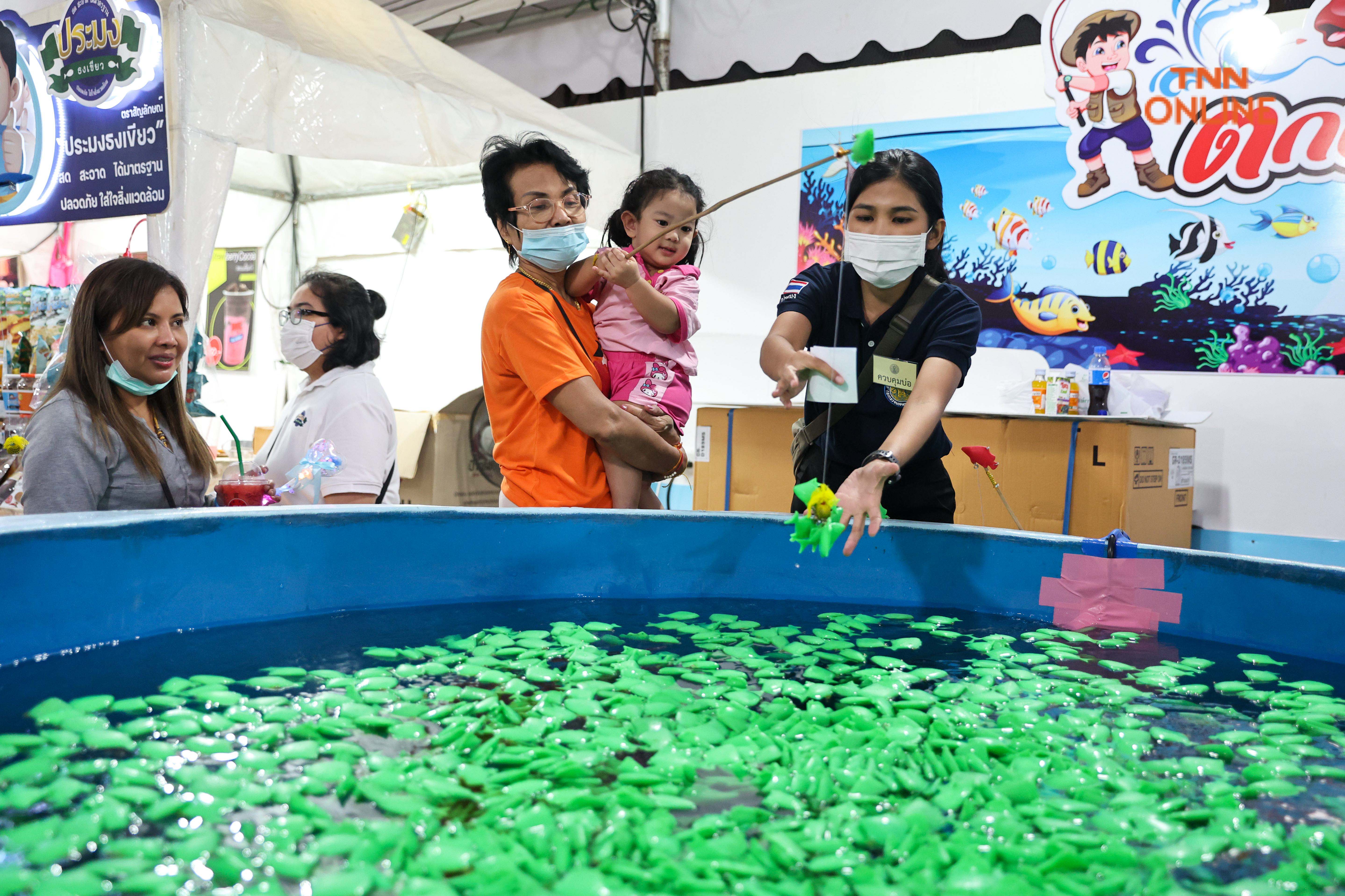 เที่ยว ช้อป กาชาด 2565 ประชาชนทยอยเข้าร่วมงานแน่นสวนลุมพินี
