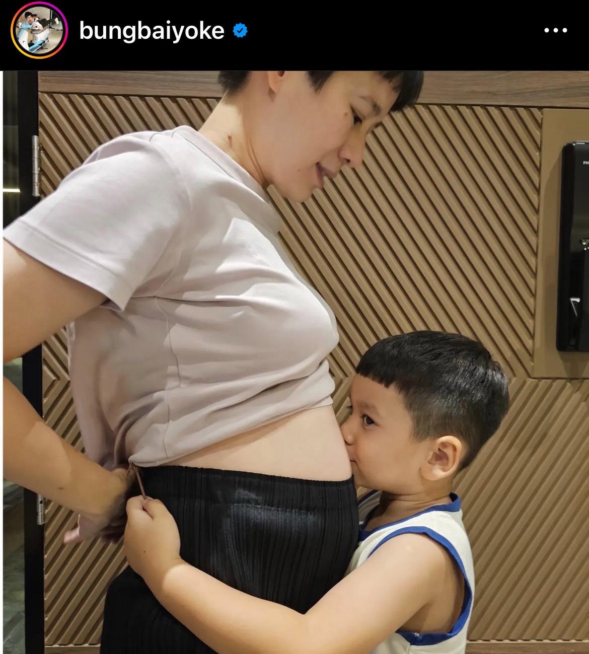 “เวฟ สาริน - บุ้ง ใบหยก” ประกาศข่าวมีทายาทคนที่ 2 แล้ว “เวฟ สาริน - บุ้ง ใบหยก” ประกาศข่าวมีทายาทคนที่ 2 แล้ว