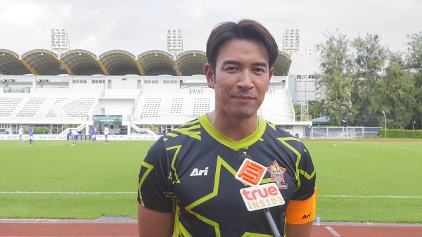 “เกรท วรินทร” นำทีมนักเตะร่วมกิจกรรม เยาวชนรักษ์สิ่งแวดล้อม   (มีคลิป)