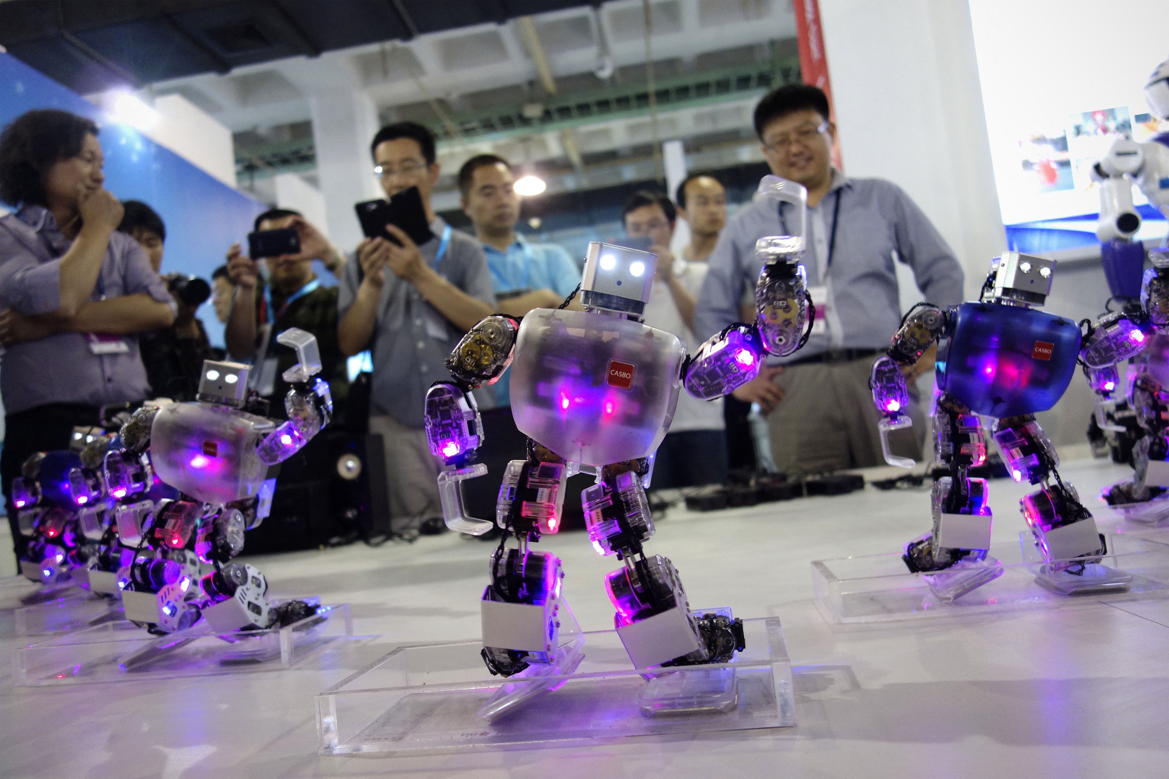 Технологии развлечений. Современные роботы. Робототехника Японии. Новейшие технологии Японии. Развлекательные роботы.