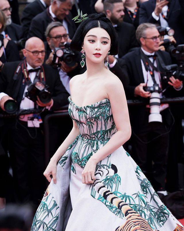 'ชมพู่ อารยา - ฟ่านปิงปิง'!! นำโผ Best Dress เมืองคานส์วันแรกของ Vogue Singapore 'ชมพู่ อารยา - ฟ่านปิงปิง'!! นำโผ Best Dress เมืองคานส์วันแรกของ Vogue Singapore