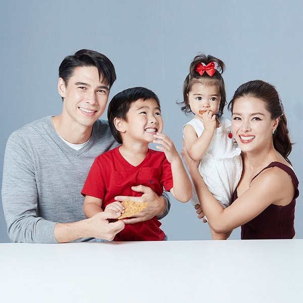 “ลีเดีย” ทำเพลงเซอร์ไพรส์ “แมทธิว” ครบรอบแต่งงาน 6 ปี (มีคลิป) “ลีเดีย” ทำเพลงเซอร์ไพรส์ “แมทธิว” ครบรอบแต่งงาน 6 ปี (มีคลิป)