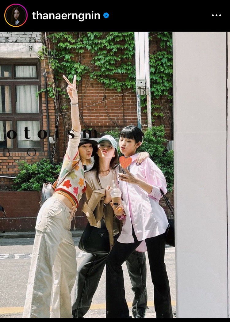รวมแก๊งสวยคูณ3 ต้าเหนิง ลิซ่า มินนี่ เซลฟี่หน้ากระจก รวมแก๊งสวยคูณ3 ต้าเหนิง ลิซ่า มินนี่ เซลฟี่หน้ากระจก