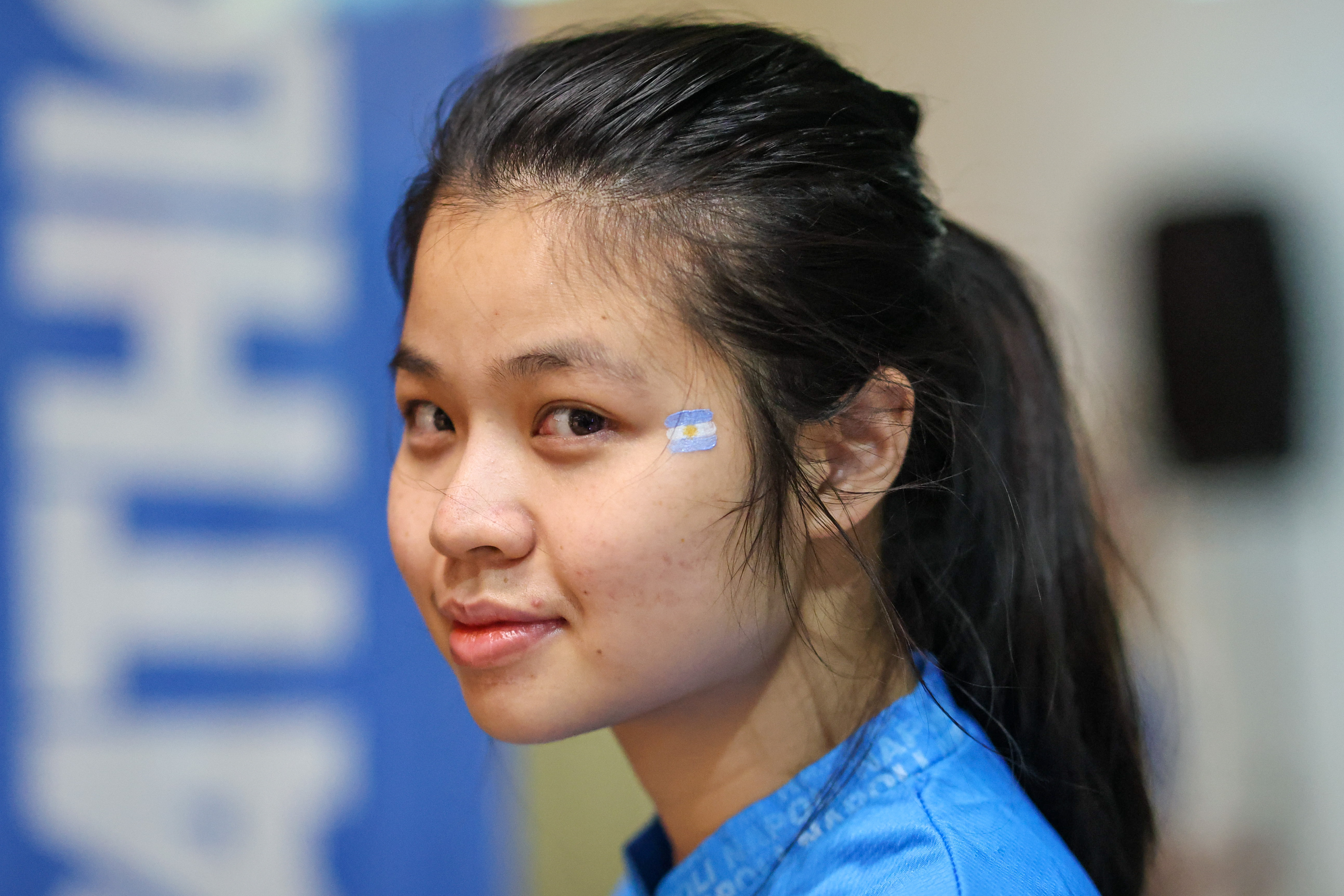 ประมวลภาพ การรวมตัวของแฟนบอลกว่า 500 คน รอชมฟุตบอลโลกรอบชิงชนะเลิศ 