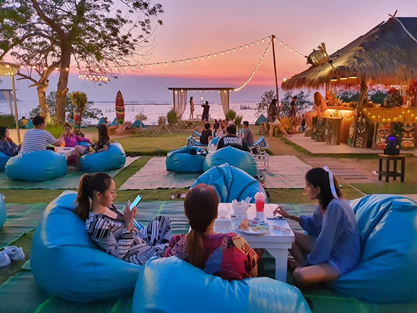 15 คาเฟ่ชลบุรีริมทะเล นั่งชิลจิบกาแฟ เติมวิตามินริมทะเล 15 คาเฟ่ชลบุรีริมทะเล นั่งชิลจิบกาแฟ เติมวิตามินริมทะเล