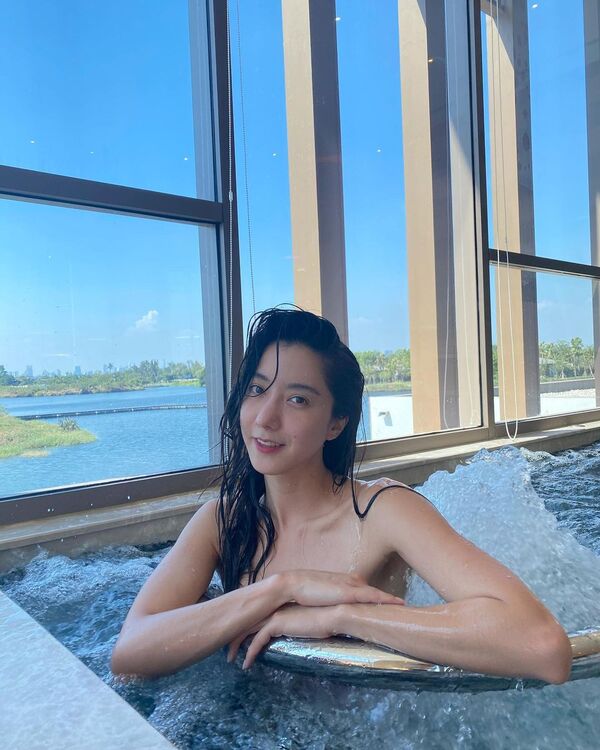 เซ็กซี่ขี่จั๊ก! “ไอซ์ อภิษฎา” ฟิตเปรี๊ยะทั้งตัวจัดชุดหวิวสวมทูพีซยกทีม “ชุดขี่จักรยานมันต้องขนาดนี้เลยเหรอ!!!” เซ็กซี่ขี่จั๊ก! “ไอซ์ อภิษฎา” ฟิตเปรี๊ยะทั้งตัวจัดชุดหวิวสวมทูพีซยกทีม “ชุดขี่จักรยานมันต้องขนาดนี้เลยเหรอ!!!”