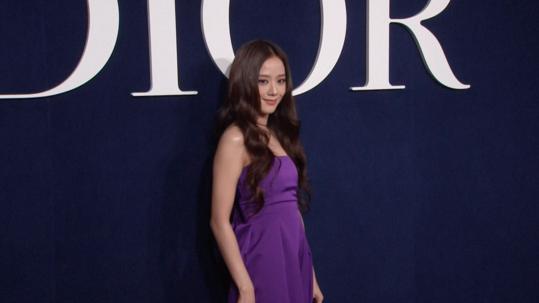 'จีซู-อาโป-คิมเบอร์ลี่'!! เฉิดฉายโดดเด่น ชมแฟชั่นโชว์ Dior ที่ปารีส 'จีซู-อาโป-คิมเบอร์ลี่'!! เฉิดฉายโดดเด่น ชมแฟชั่นโชว์ Dior ที่ปารีส