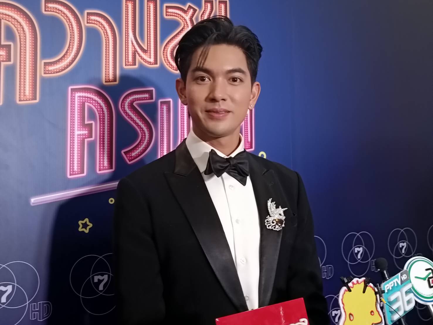 เข้ม หัสวีร์ ยอมรับแมน ๆ เคยท้าไอ้ไข่ไว้ จนต้องบินกลับใต้ด่วน เข้ม หัสวีร์ ยอมรับแมน ๆ เคยท้าไอ้ไข่ไว้ จนต้องบินกลับใต้ด่วน