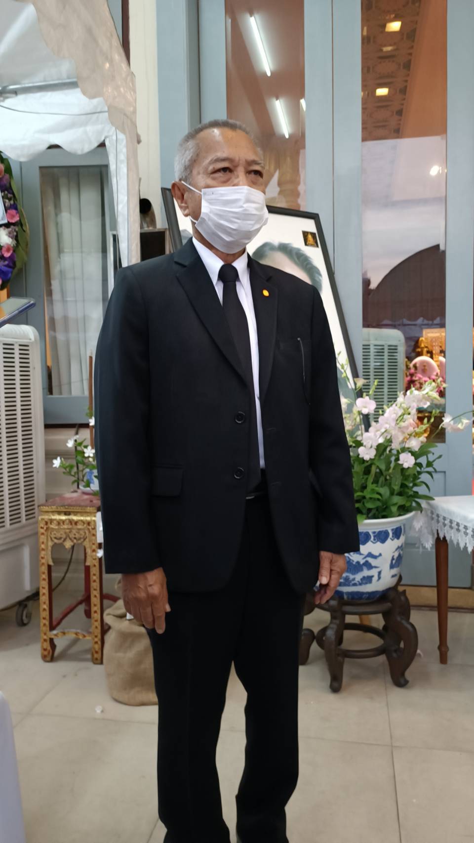 พ่อรอง เค้ามูลคดี ร่วมงานสวดอภิธรรม สรพงศ์ ชาตรี ในคืนที่3