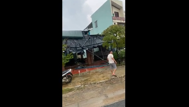 พายุโนรู ทำเวียดนามฝนตหนัก บ้านเรือนเสียหาย-สั่งอพยพประชาชนหลายแสนคน
