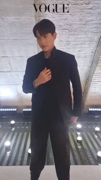 ‘เจมส์จิ-เอ็ดดี้ เรดเมย์น-โจวตงหยู’!! กระทบไหล่ที่อีเวนต์หรูกรุงลอนดอน ‘เจมส์จิ-เอ็ดดี้ เรดเมย์น-โจวตงหยู’!! กระทบไหล่ที่อีเวนต์หรูกรุงลอนดอน