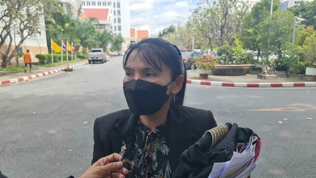 ปอ ตนุภัทร เดินทางไปศาลเพื่อยื่นเรื่องขอเรือคืน พร้อมผู้แทนบริษัทสปีดโบ๊ท