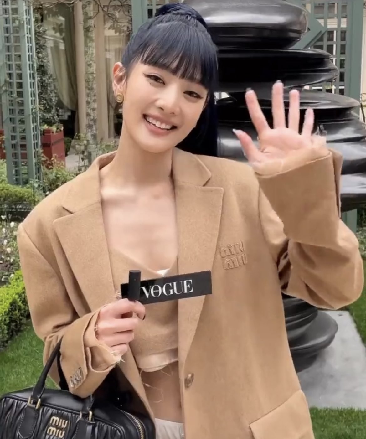 'มินนี่-ต้าเหนิง'!! สวยจึ้งนั่งฟรอนต์โรว์ชมแฟชั่นโชว์ Miu Miu ที่ปารีส 'มินนี่-ต้าเหนิง'!! สวยจึ้งนั่งฟรอนต์โรว์ชมแฟชั่นโชว์ Miu Miu ที่ปารีส