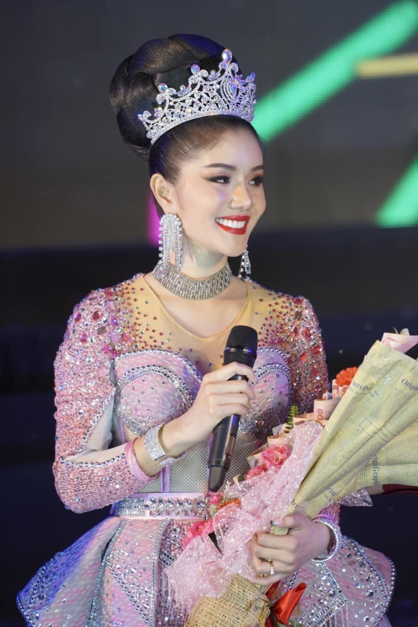 แพรวพราว แสงทอง ซุปตาร์หมอลำซิ่ง ติดเชื้อโควิด 19 พร้อมเข้ารับการรักษาทันที