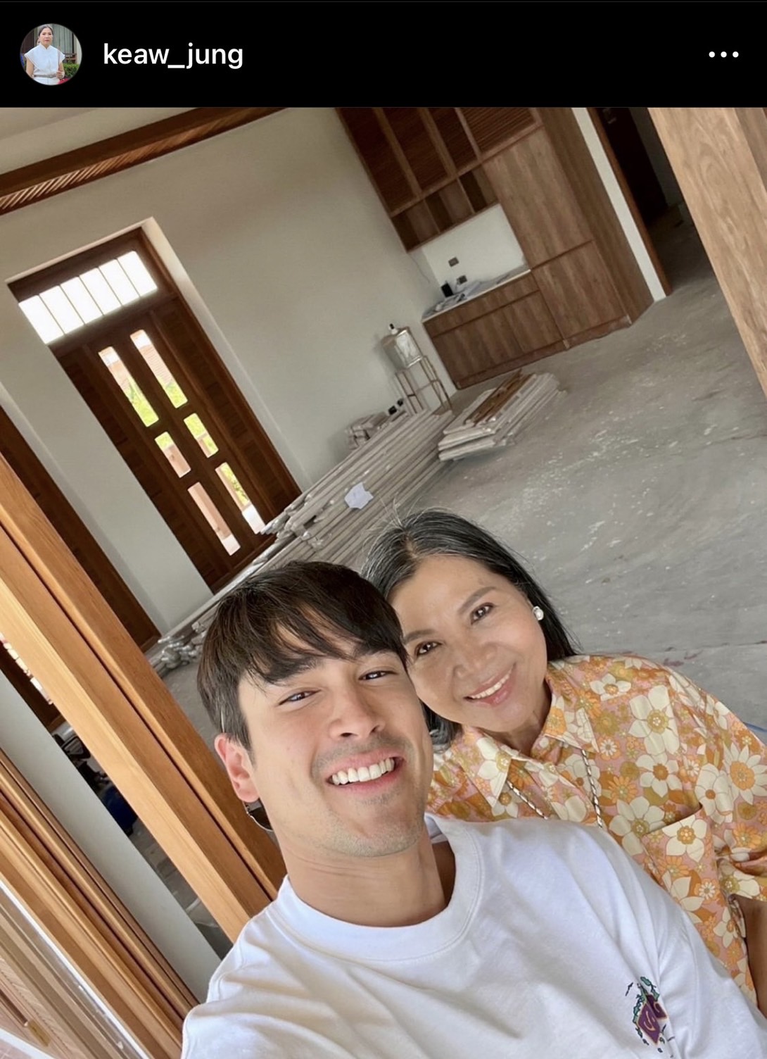 แม่แก้ว โพสต์ถึง ณเดชณ์ หลังขับรถคันเก่าติดไฟแดงแบบนี้?
