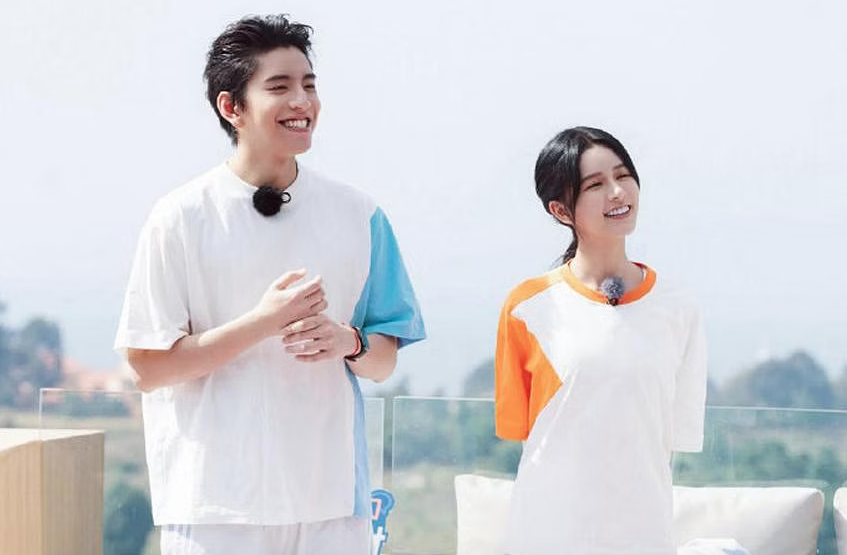 เลิกกันจริงหรือ?!! ‘หวังต้าลู่ - โจอี้ ชัว’ อันฟอลโลว์กัน แถมฝ่ายหญิงเดินร้องไห้ริมถนน