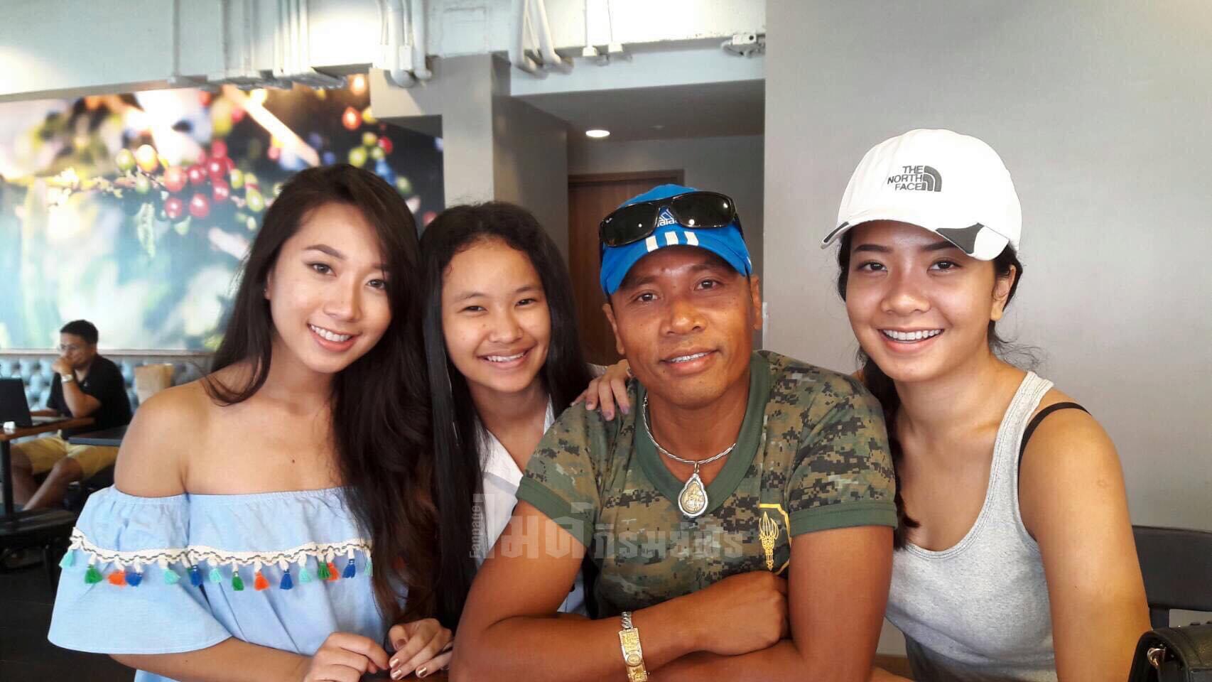 เป็นปลื้ม ไมค์ ภิรมย์พร ภูมิใจลูกสาวคนเล็กประสบความสำเร็จอีกขั้น เป็นปลื้ม ไมค์ ภิรมย์พร ภูมิใจลูกสาวคนเล็กประสบความสำเร็จอีกขั้น