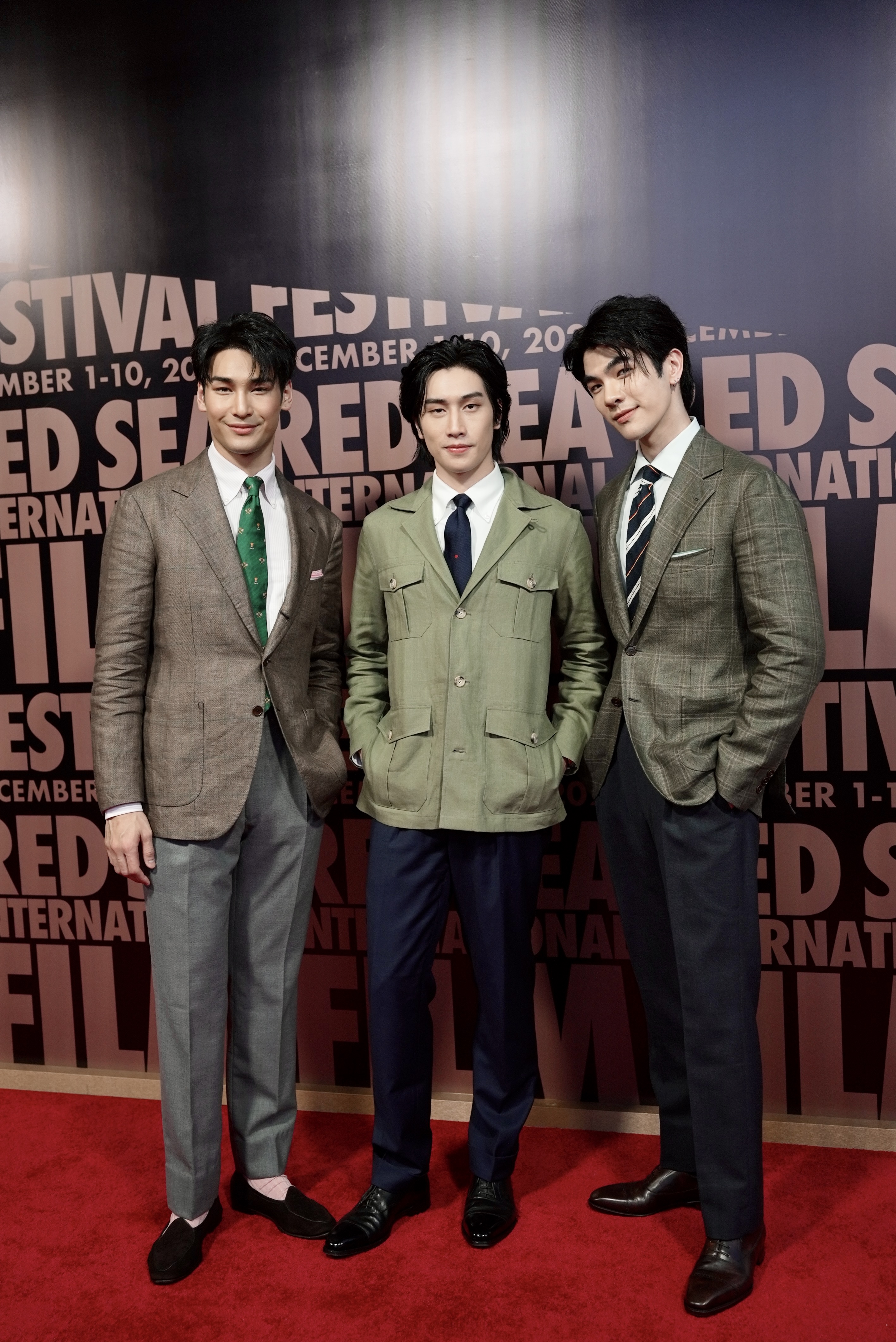 ส่องลุคสุดปัง มาย-อาโป-ไบเบิ้ล เดินพรมแดงที่งานเทศกาลภาพยนตร์ ณ ประเทศซาอุดิอาระเบีย ส่องลุคสุดปัง มาย-อาโป-ไบเบิ้ล เดินพรมแดงที่งานเทศกาลภาพยนตร์ ณ ประเทศซาอุดิอาระเบีย
