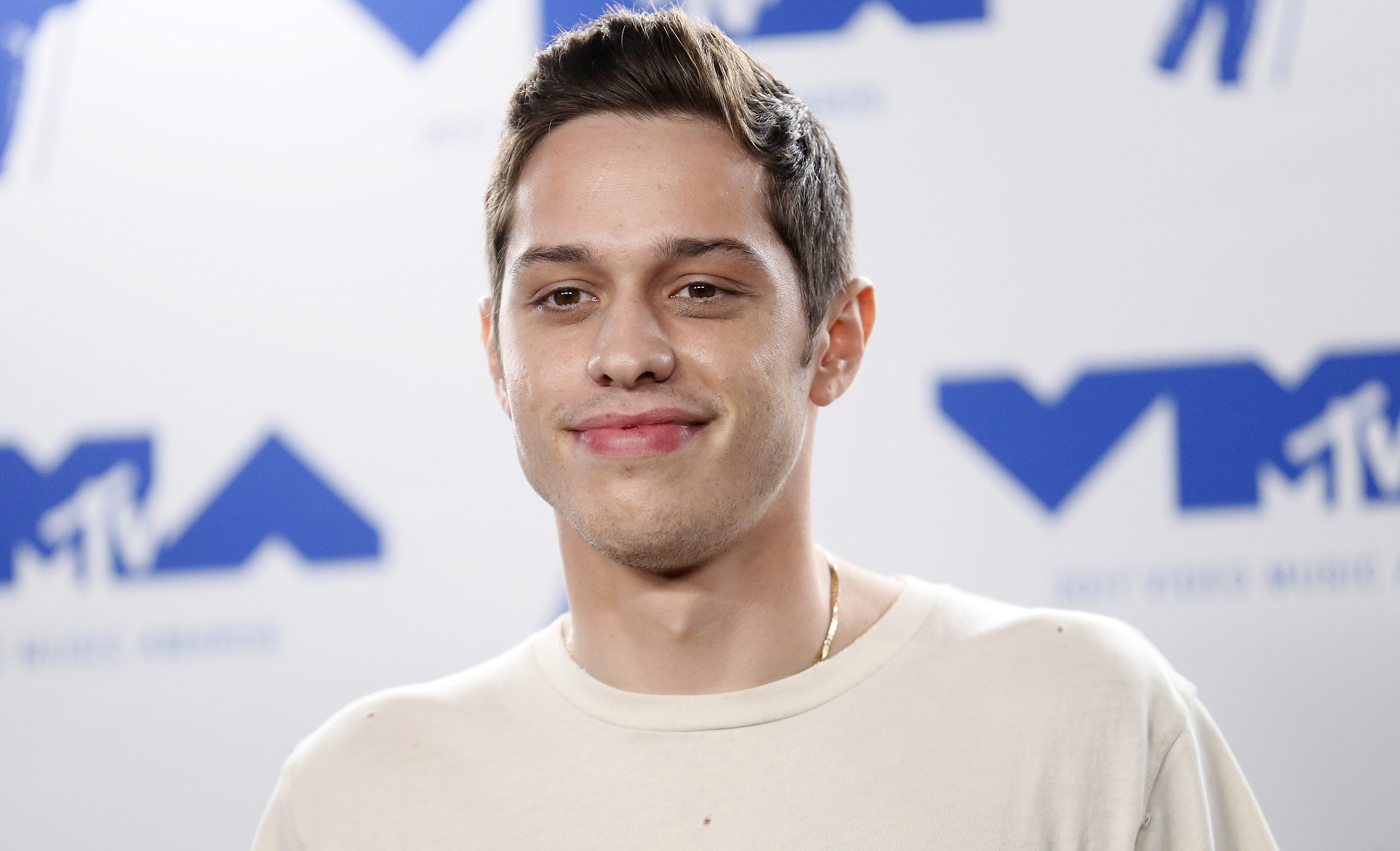 “Pete Davidson” ถูกตั้งข้อหาขับรถโดยประมาทพุ่งเข้าชนบ้านผู้คน “Pete Davidson” ถูกตั้งข้อหาขับรถโดยประมาทพุ่งเข้าชนบ้านผู้คน
