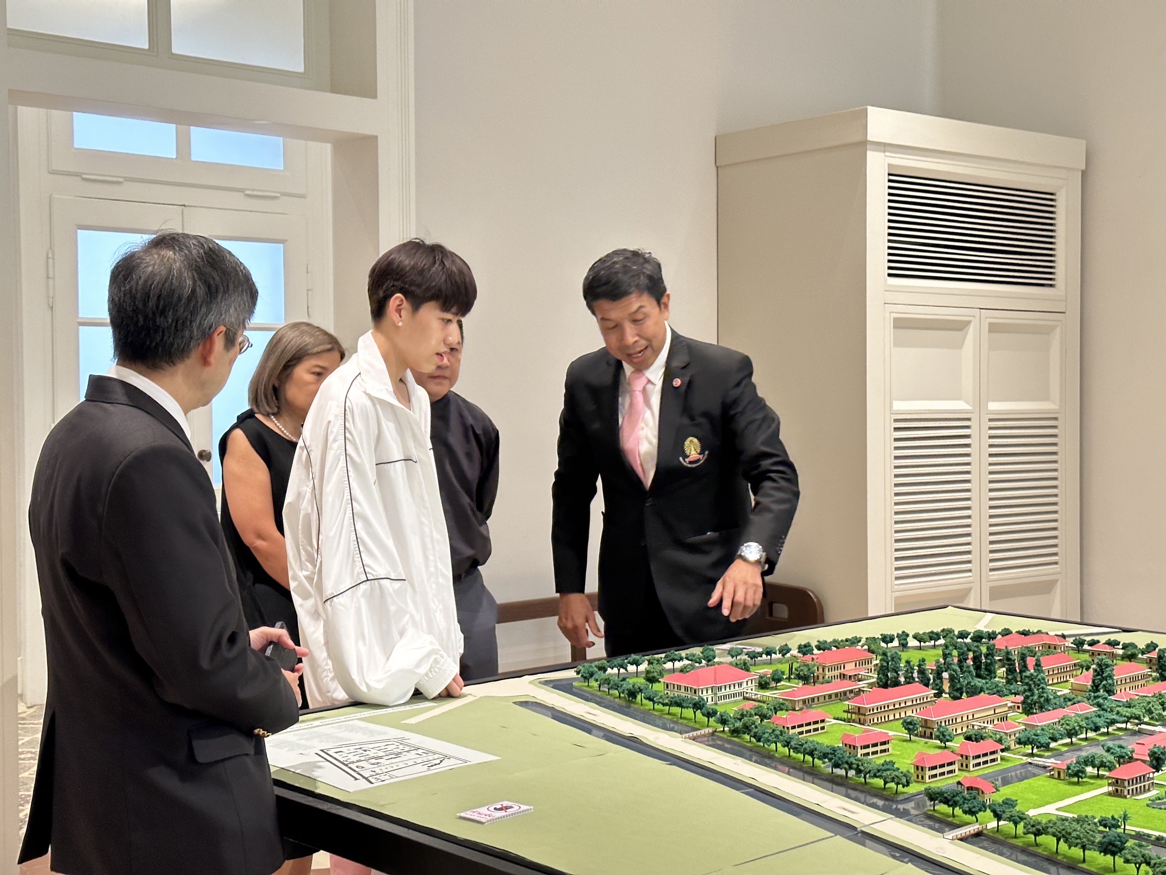 พีพี กฤษฏ์ มอบเงิน 1,000,000 บาท ให้ รพ. จุฬาฯ ในวันเกิดครบรอบ 24 ปี พีพี กฤษฏ์ มอบเงิน 1,000,000 บาท ให้ รพ. จุฬาฯ ในวันเกิดครบรอบ 24 ปี