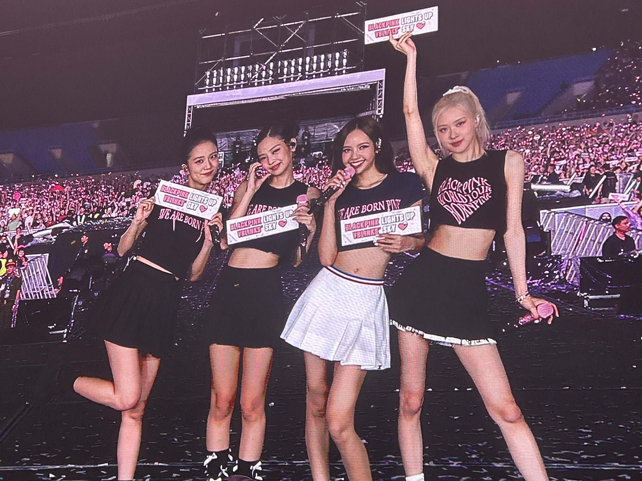 เวียดนาม ขอบคุณ “ BLACKPINK” ช่วยทำให้เศรษฐกิจเฟื่องฟู เวียดนาม ขอบคุณ “ BLACKPINK” ช่วยทำให้เศรษฐกิจเฟื่องฟู