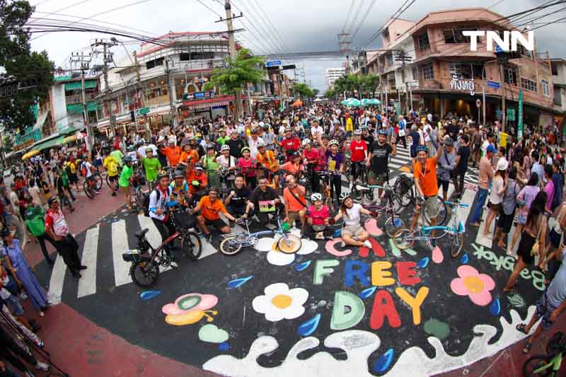 กทม. ชวนลดใช้รถ เพ้นท์สีถนนบรรทัดทองเพิ่มพื้นที่คนเดิน ในงาน Bangkok Car Free 2024 กทม. ชวนลดใช้รถ เพ้นท์สีถนนบรรทัดทองเพิ่มพื้นที่คนเดิน ในงาน Bangkok Car Free 2024