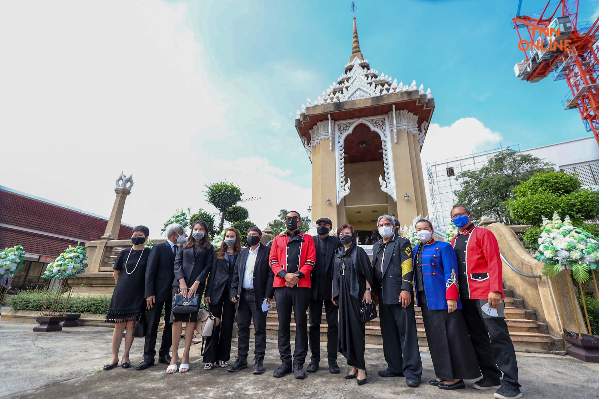 เหล่าเสนาร่วมส่ง”เสนาโค้ก”ใส่ชุดรายการยุทธการขยับเหงือกส่งครั้งสุดท้าย