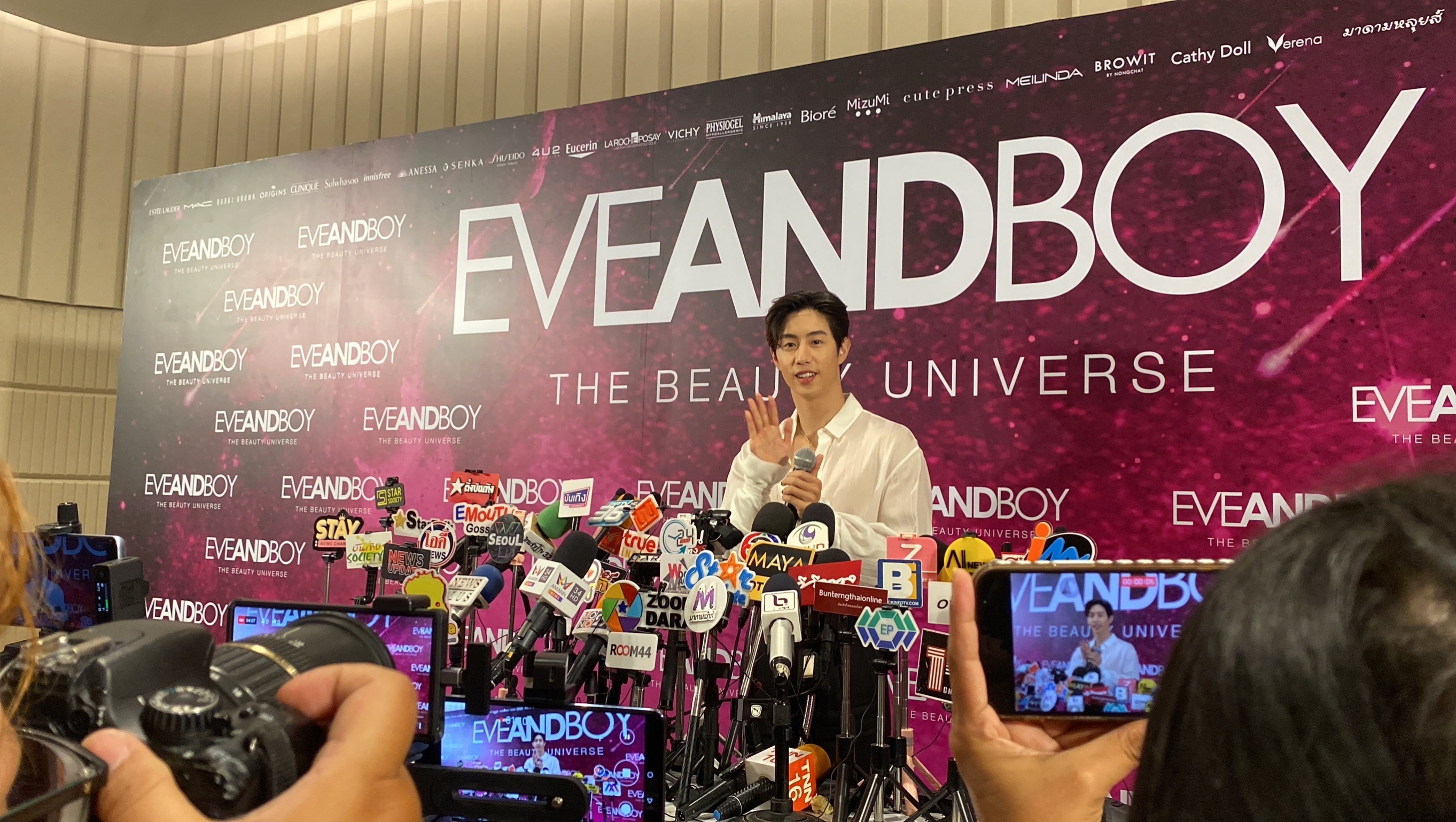มาร์ค ต้วน ขอบคุณพลังสนับสนุนจากแฟนๆ ตลอดโชว์ 5 วันในไทย มาร์ค ต้วน ขอบคุณพลังสนับสนุนจากแฟนๆ ตลอดโชว์ 5 วันในไทย
