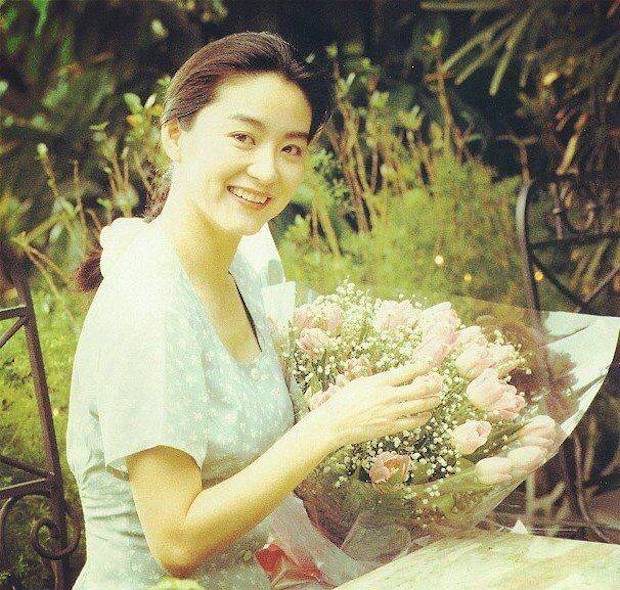 ไฟไหม้คฤหาสน์!! ‘หลินชิงเสีย’ นางเอกหนัง ‘นางพญาผมขาว’ โชคดีอพยพทัน