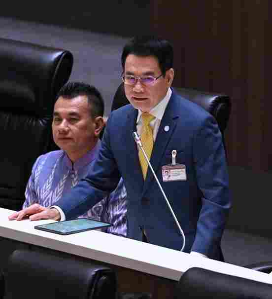 จุรินทร์ ขูลงมติงบวาระ 3 อาจต้องถามศาลรัฐธรรมนูญ จุรินทร์ ขูลงมติงบวาระ 3 อาจต้องถามศาลรัฐธรรมนูญ