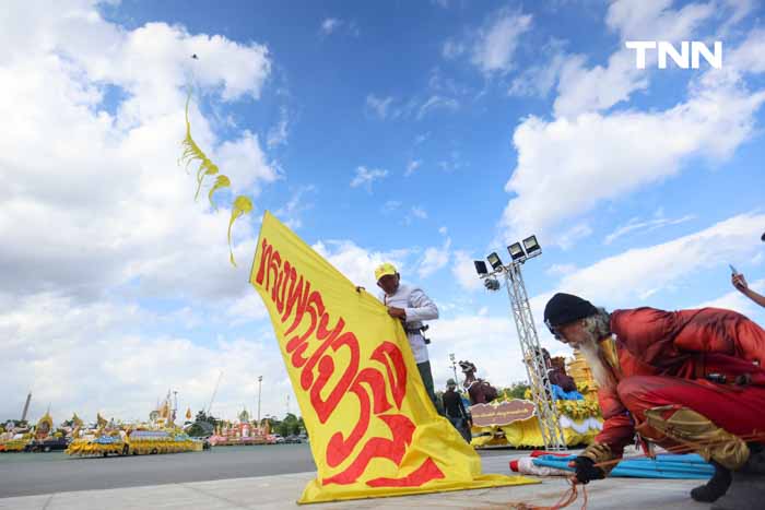 ว่าวเฉลิมพระเกียรติ 72 พรรษา งานมหรสพสมโภช ณ ท้องสนามหลวง ว่าวเฉลิมพระเกียรติ 72 พรรษา งานมหรสพสมโภช ณ ท้องสนามหลวง