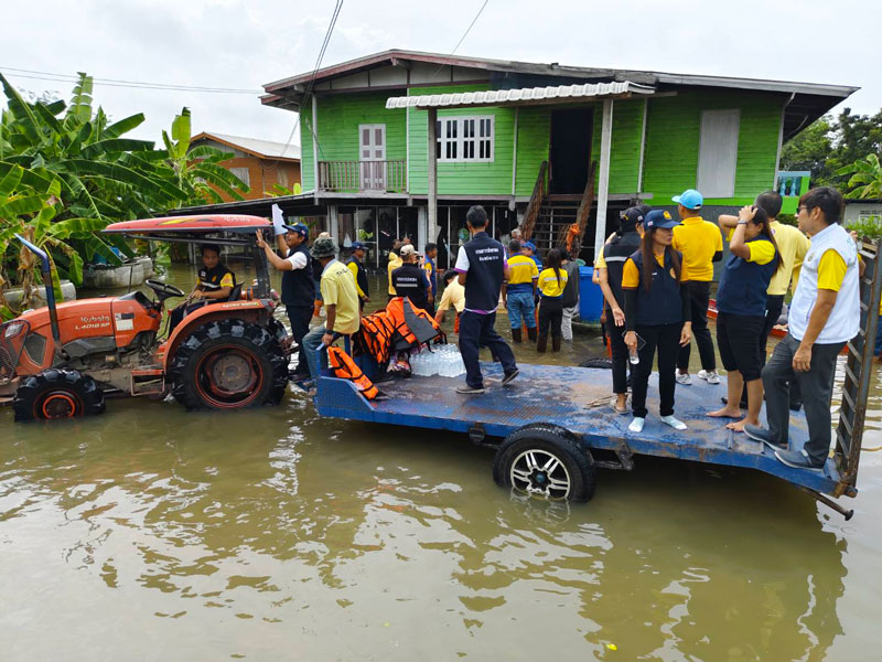 น้ำท่วมพิจิตรยาวนาน 1 เดือน กระทบกว่า 1,000 ครัวเรือน น้ำท่วมพิจิตรยาวนาน 1 เดือน กระทบกว่า 1,000 ครัวเรือน