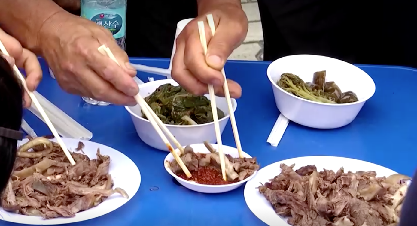 ประธานาธิบดีเกาหลีใต้เตรียมแบนการรับประทานเนื้อสุนัข ประธานาธิบดีเกาหลีใต้เตรียมแบนการรับประทานเนื้อสุนัข