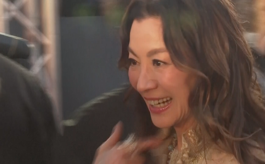 ช็อตหายาก!! ‘หลิวเต๋อหัว - มิเชล โหย่ว’ กระทบไหล่ ที่งาน Hong Kong Film Awards