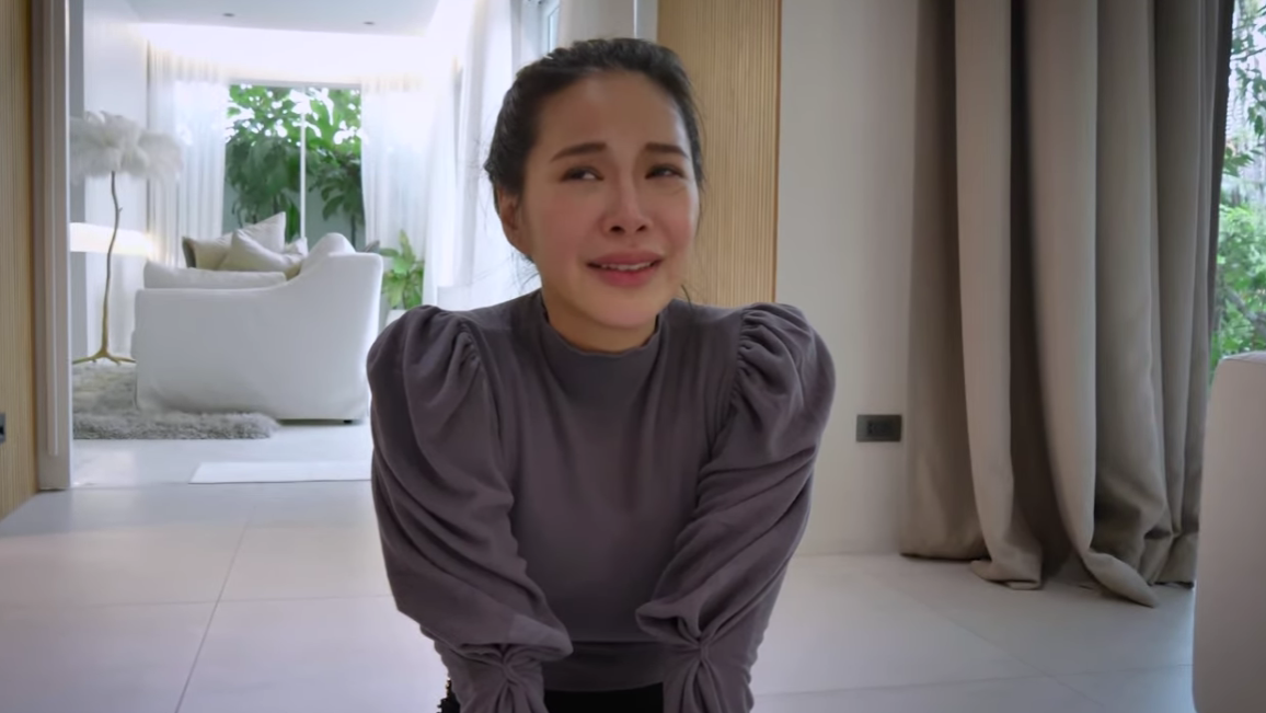 'โบวี่' ร่ำไห้ ต้องขายบ้านหรู42ล้าน หลังแม่ไม่ย้ายมาอยู่ด้วย