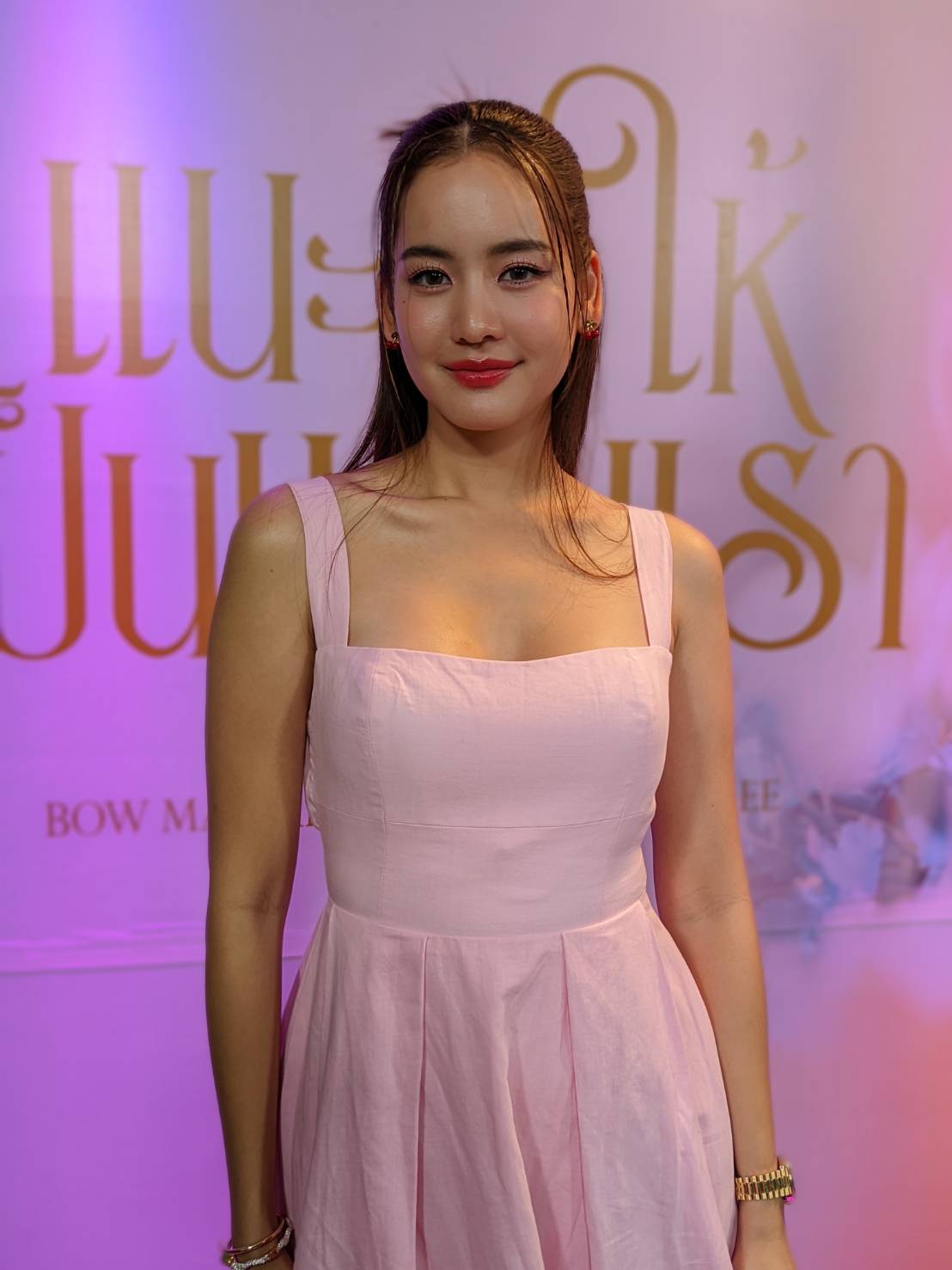 โบว์ เมลดา เผยคุยเรื่องงานแต่งกับ อาเล็ก แจงแม่แซวเฉยๆ เรื่องอยากอุ้มหลาน โบว์ เมลดา เผยคุยเรื่องงานแต่งกับ อาเล็ก แจงแม่แซวเฉยๆ เรื่องอยากอุ้มหลาน