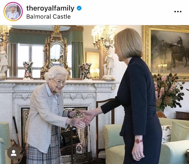 ทั่วโลกส่งความห่วงใย!! หลังแถลงแพทย์กังวลพระอาการ ‘ควีนเอลิซาเบธที่ 2’
