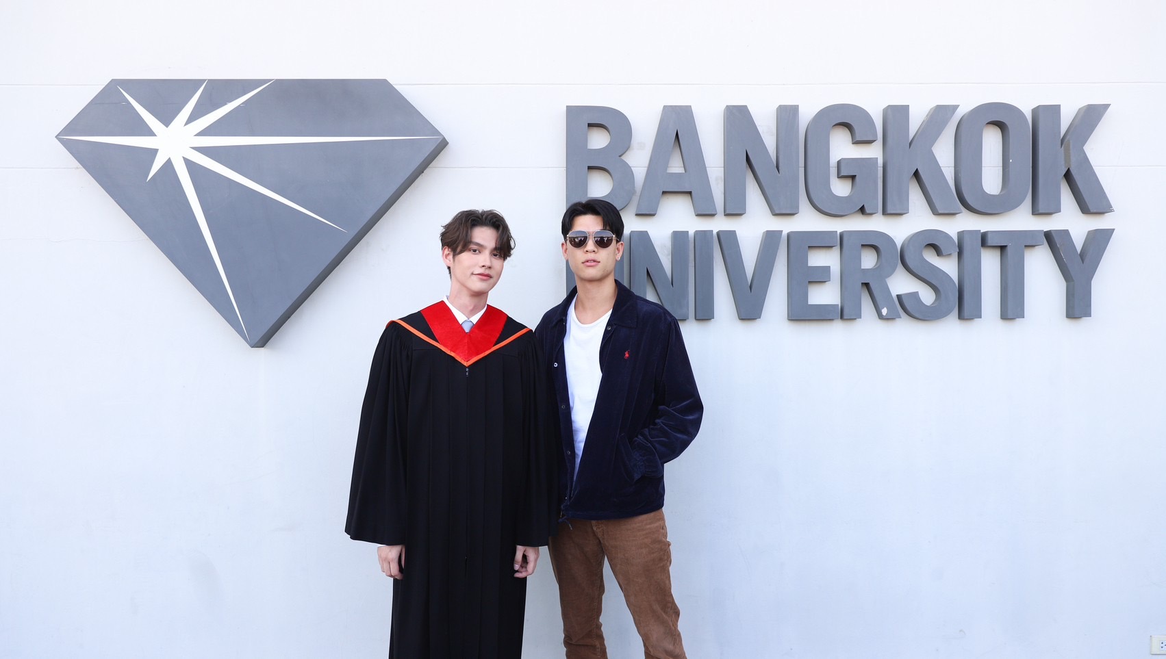 ไบร์ท วชิรวิชญ์ เผยความรู้สึกหลังคว้าปริญญาตรีได้สำเร็จ ไบร์ท วชิรวิชญ์ เผยความรู้สึกหลังคว้าปริญญาตรีได้สำเร็จ