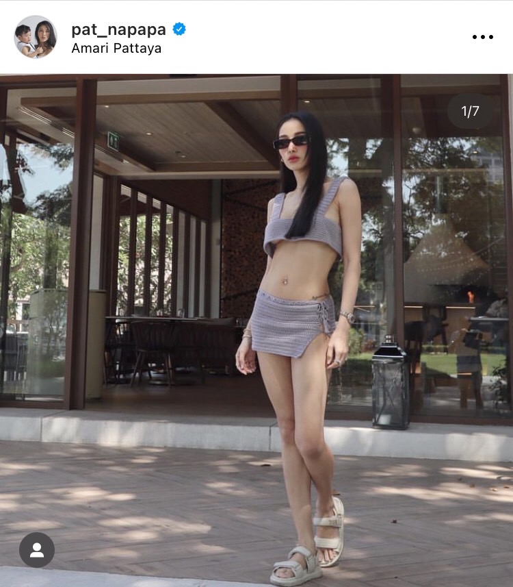 แพท ณปภา ไม่แผ่วพาผู้ชายมาเที่ยวทะเล แม่จัดเต็ม! โชว์หุ่นแบบสับๆ 
